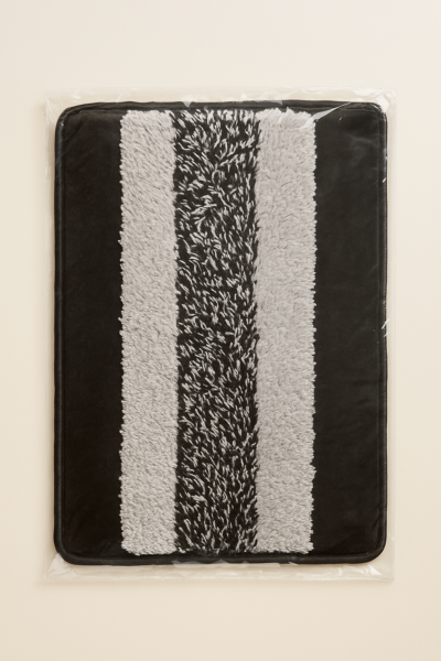 Anti-Skid Polyester Doormat/Trending Design Hand Woven Fluffy Rug Doormat/Mats for Bedroom/Dinning Hall/Living Room Straight Line(16 X 24 Inch, Black Silver)
